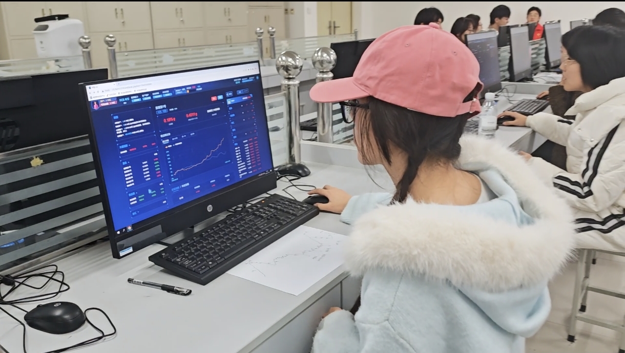 2025年河南省大学生金融智能投顾大赛圆满落幕,金智东博以科技力量助力金融教育创新发展(图8)