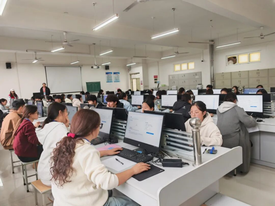 2025年河南省大学生金融智能投顾大赛圆满落幕‖金智东博以技术赋能金融教育新未来(图13)