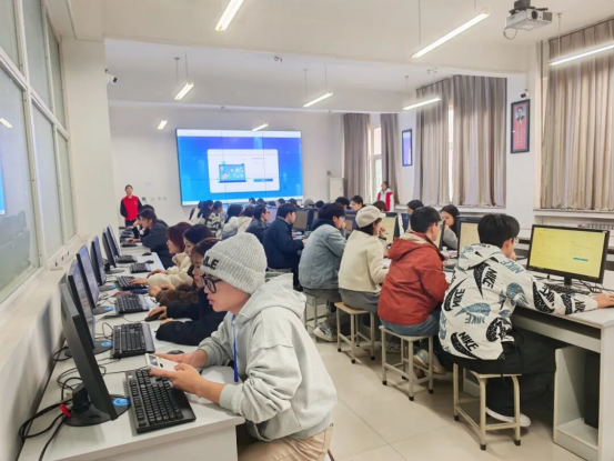 2025年河南省大学生金融智能投顾大赛圆满落幕‖金智东博以技术赋能金融教育新未来(图14)