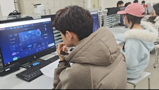 2025年河南省大学生金融智能投顾大赛圆满落幕‖金智东博以技术赋能金融教育新未来(图15)